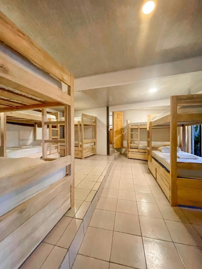 El Gato Rojas Surf Hostel Playa Santa Teresa  Экстерьер фото