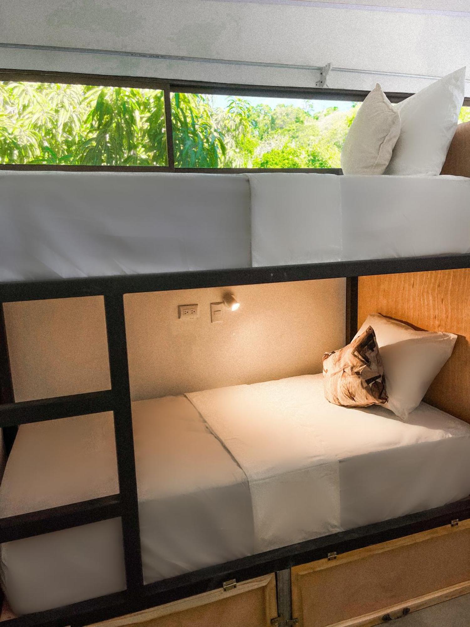 El Gato Rojas Surf Hostel Playa Santa Teresa  Экстерьер фото