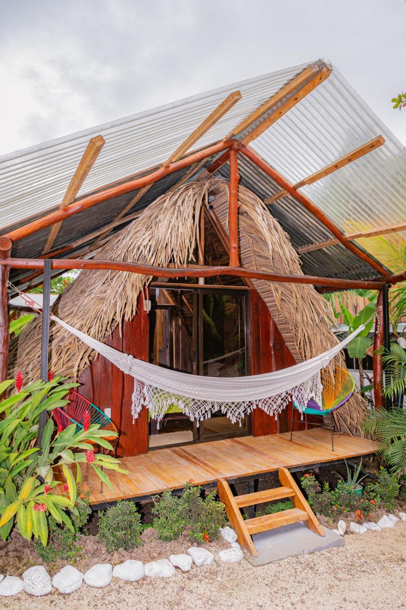 El Gato Rojas Surf Hostel Playa Santa Teresa  Экстерьер фото
