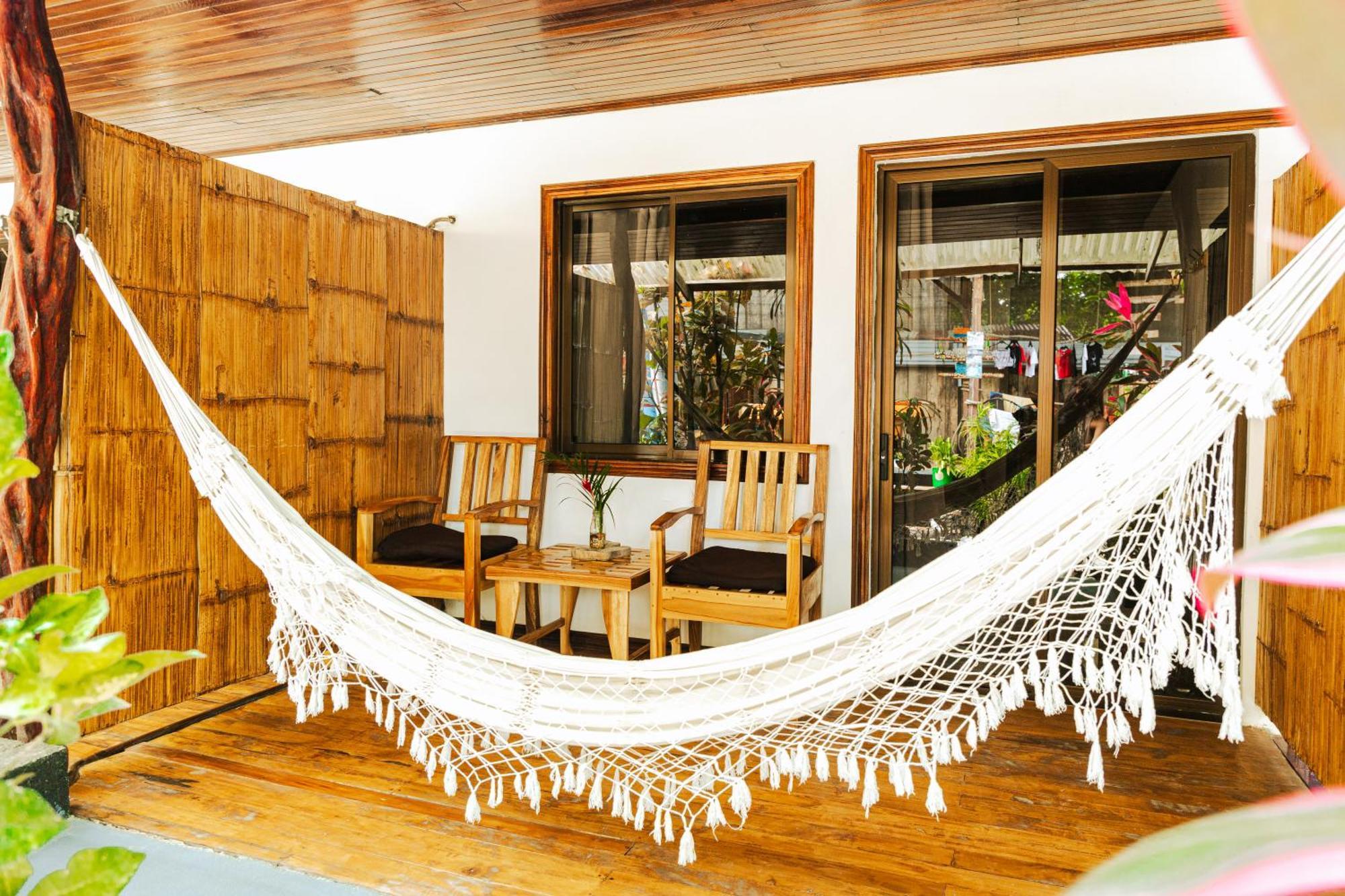 El Gato Rojas Surf Hostel Playa Santa Teresa  Экстерьер фото